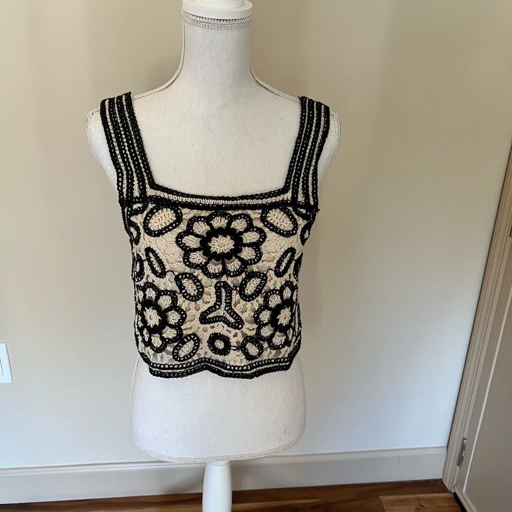 REBELLION CROCHET TWO PIECE SET BLACK BEIGE FLORAL SHORTS CROP TOP S - Picture 4 of 14